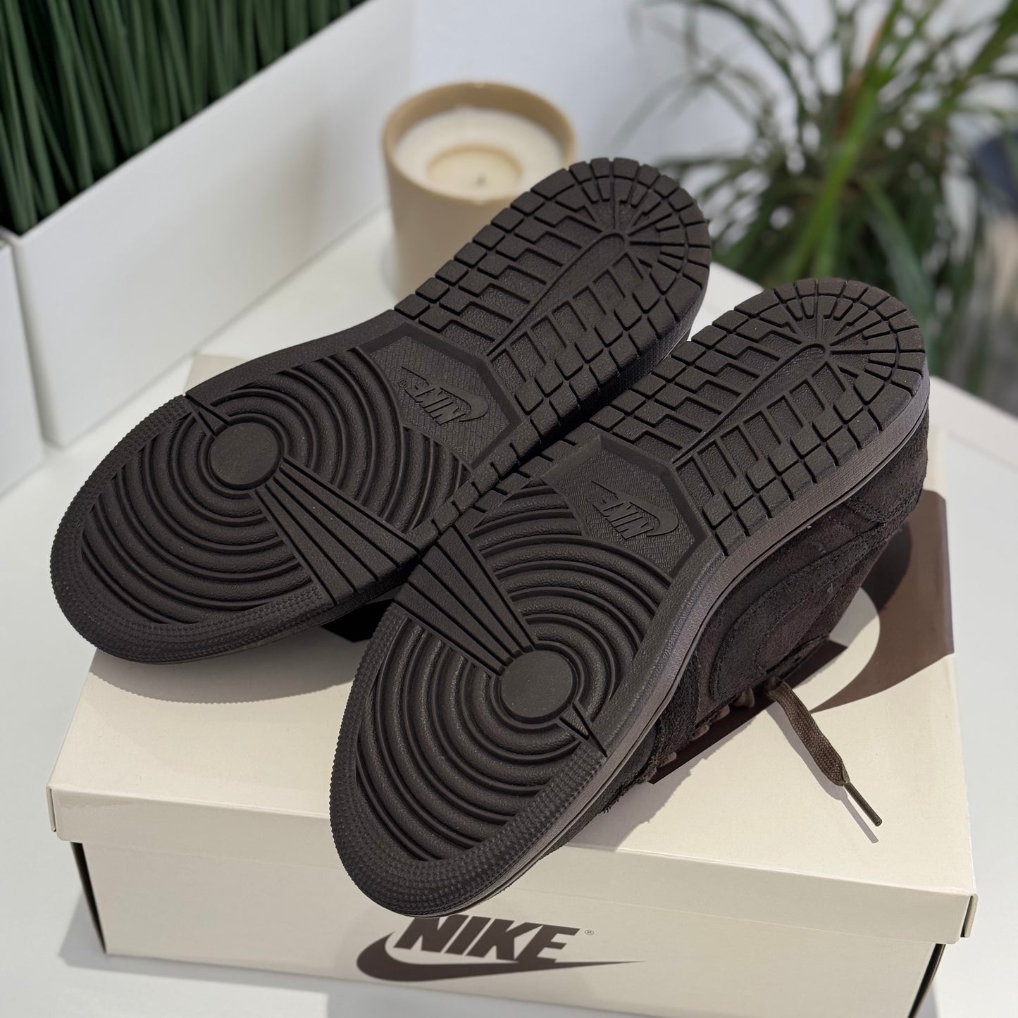 Air Jordan 1 Low OG Travis Scott Velvet Brown (USADOS)