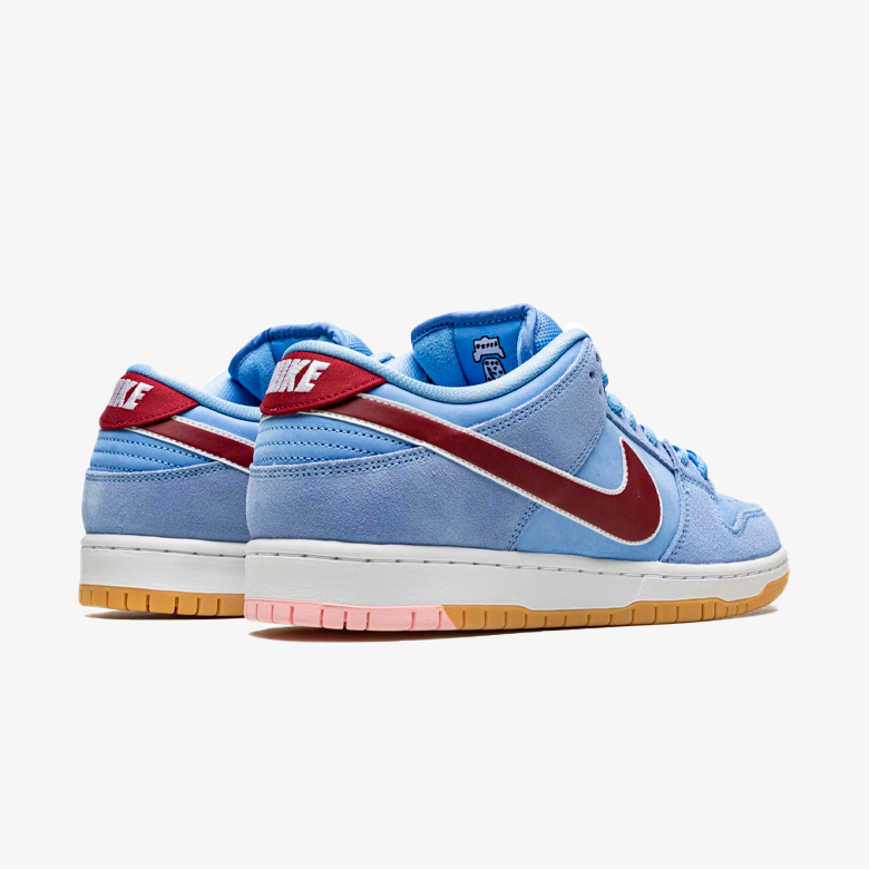 Nike SB Dunk Low Philadelphia Phillies